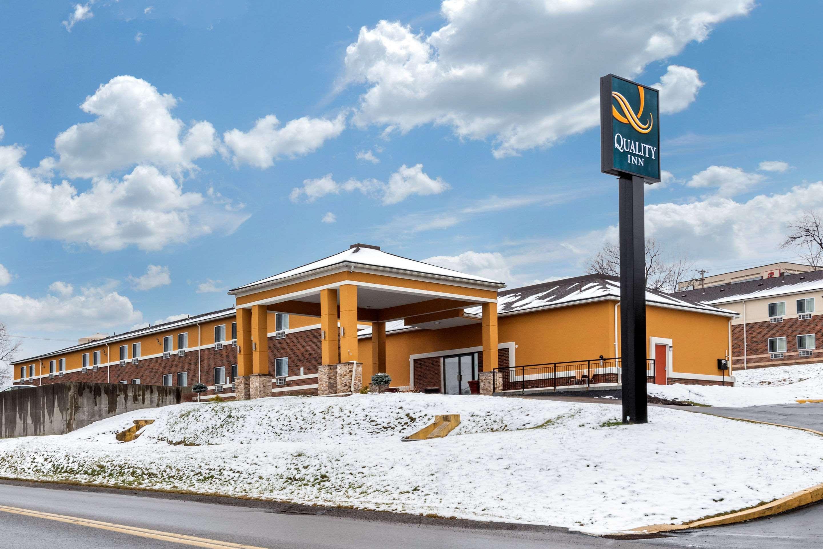 Quality Inn Coraopolis Exterior photo