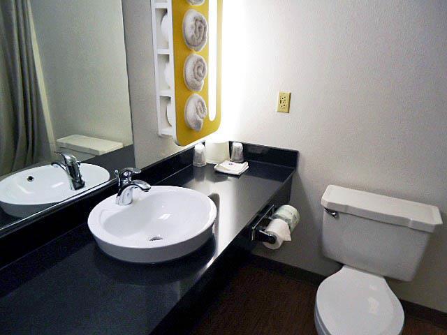 Quality Inn Coraopolis Room photo